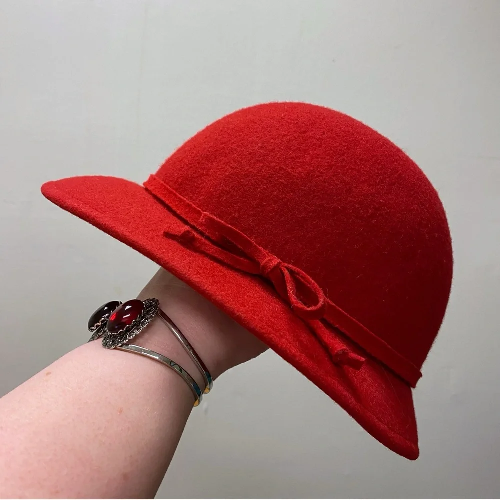 Vintage Red Lancaster Wool Felt Cloche Hat - Picture 1 of 11
